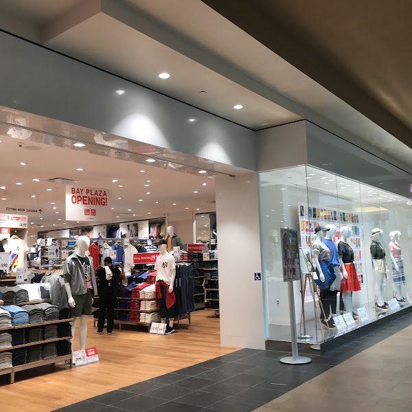 UNIQLO Bay Plaza