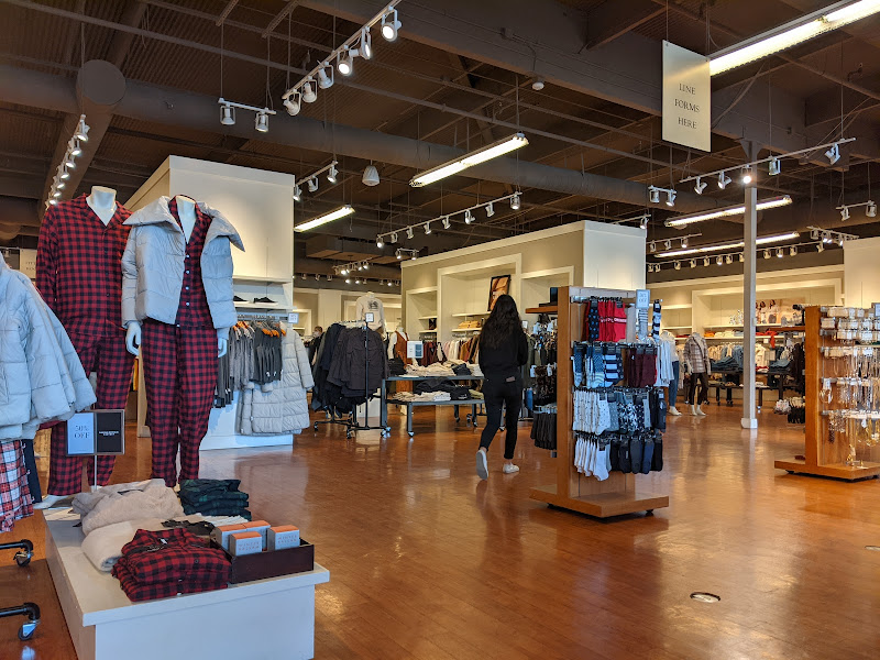 Banana Republic Factory Store