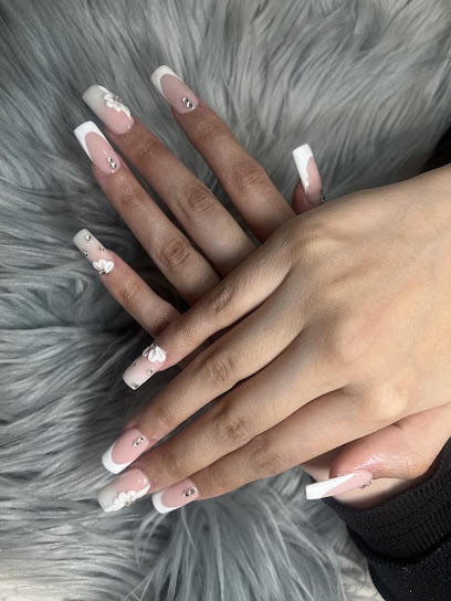 Lynny Nails