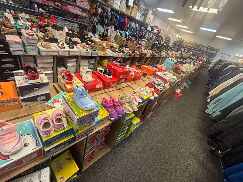 D Discount Store