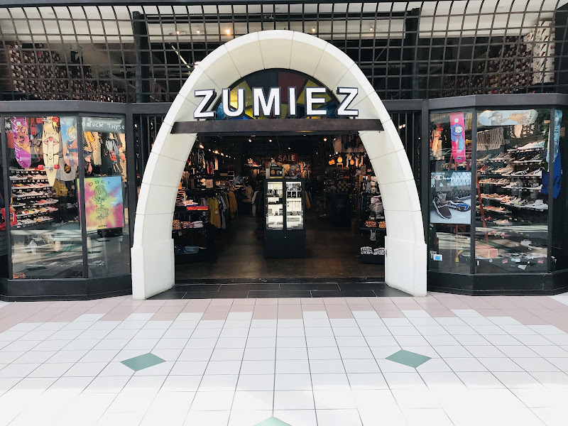 Zumiez