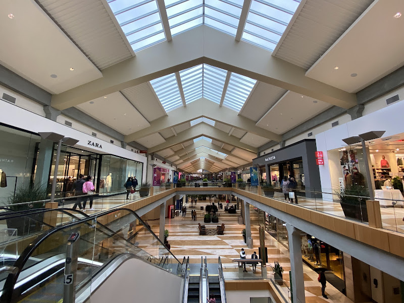 Tesla Bellevue Square