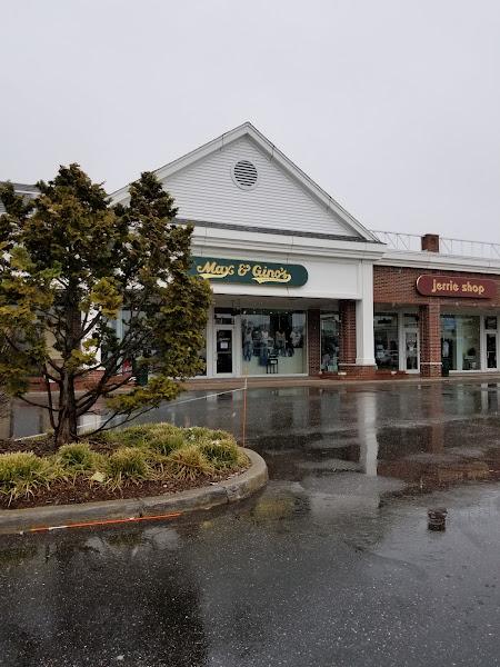 Max & Gino's