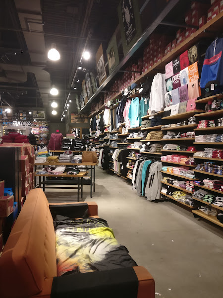 Zumiez