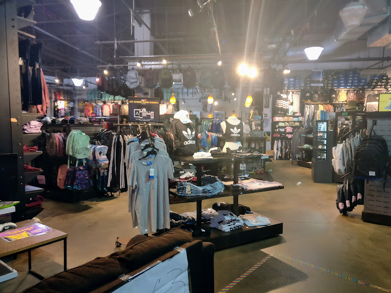 Zumiez