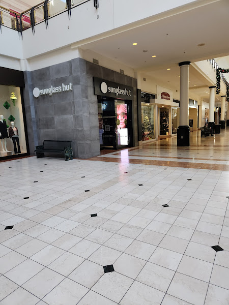 Sunglass Hut