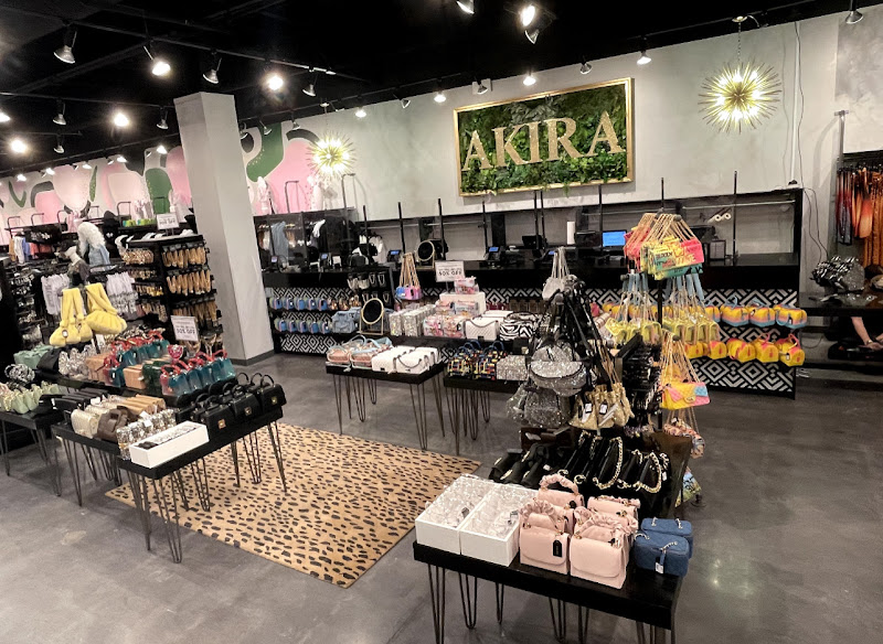 AKIRA