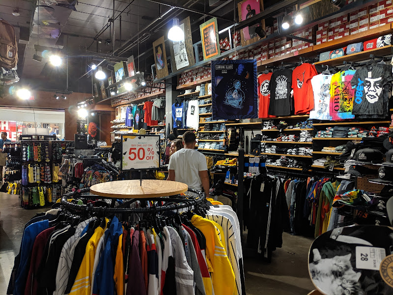 Zumiez