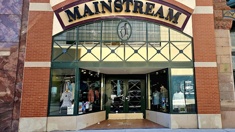 Mainstream Fashions for Men