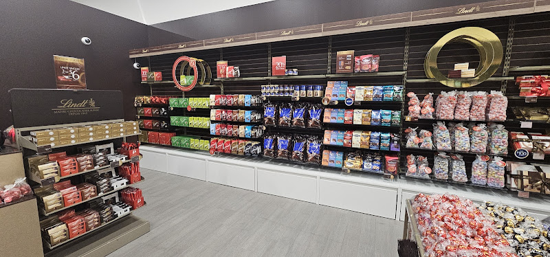 Lindt Chocolate Shop - Avalon Mall