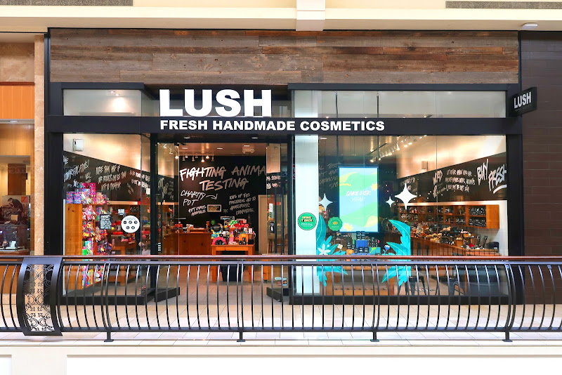 Lush Cosmetics The Oaks