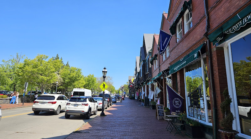 Grenon's of Newport