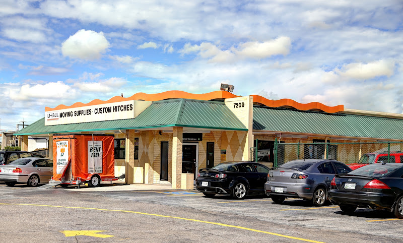 U-Haul of West Town