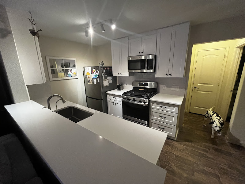 Linda Cabinets & Granite