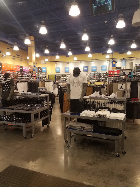 Champs Sports