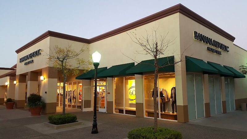 Banana Republic Factory Store