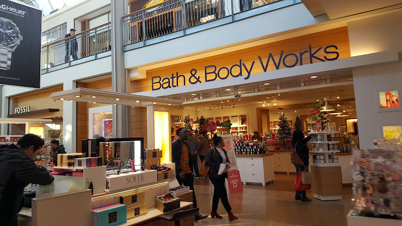 Bath & Body Works/white Barn