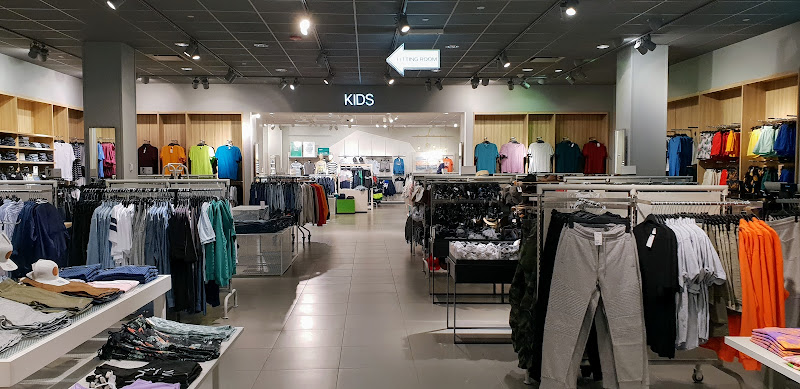 H&M