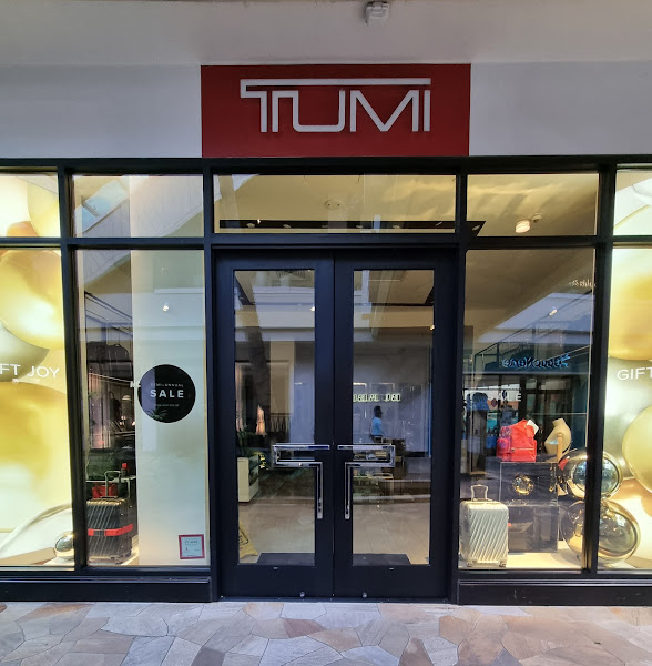TUMI Store - Waikiki International Market Place