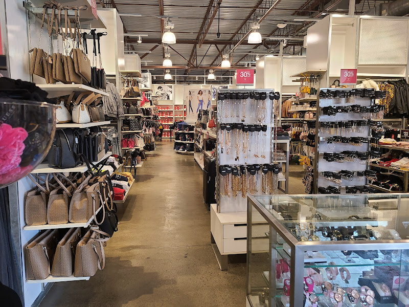 GUESS Factory