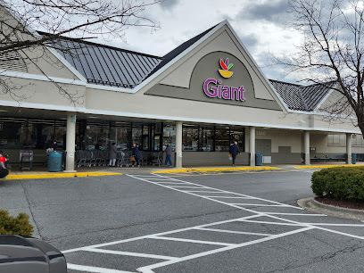 Giant Food (Exterior)