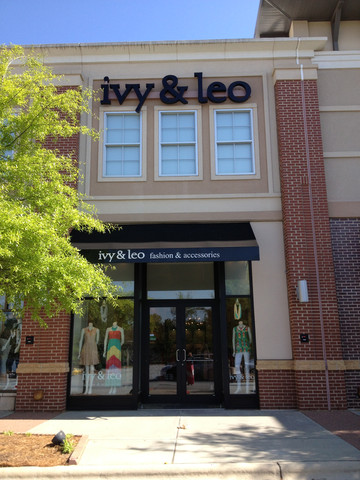 Ivy & Leo