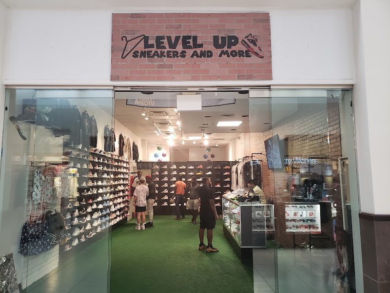 Level Up - Sneakers and More