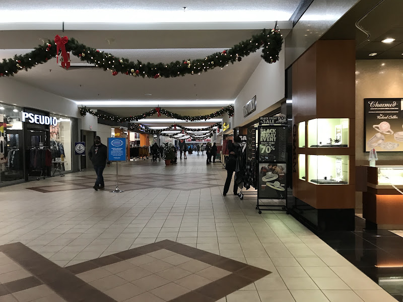 Highland Square Mall