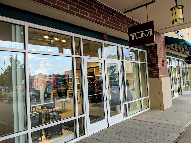 TUMI Outlet Store - Chicago Premium Outlets