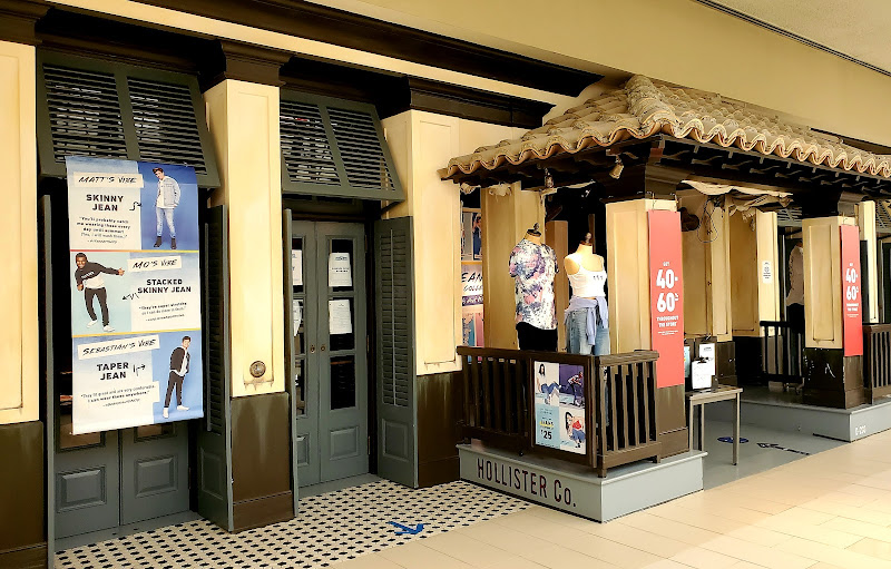 Hollister Co.