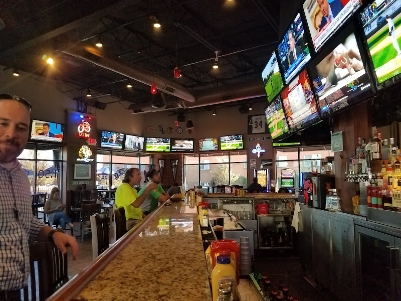 Rookies Sports Bar & Grill (Elgin)