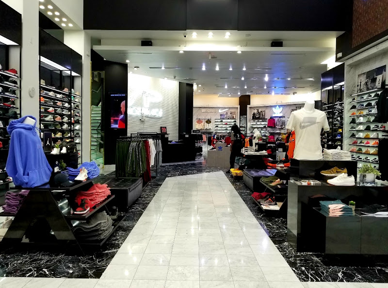 Shoe Palace