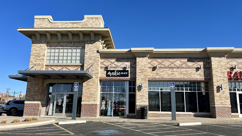Makie Black Boutique