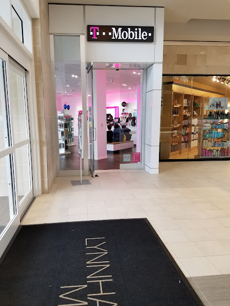 T-Mobile Experience Store