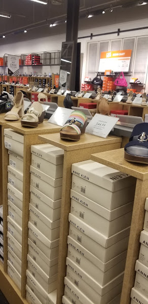 DSW Designer Shoe Warehouse