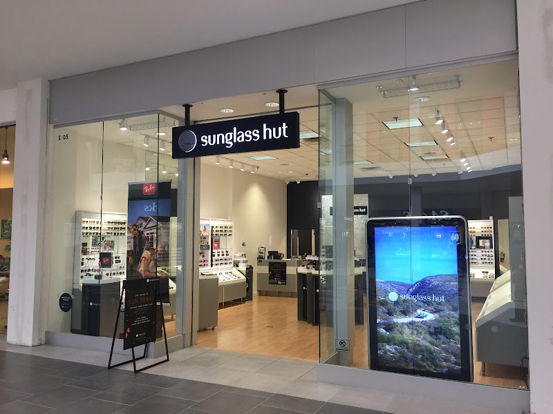 Macy's - Sunglass Hut