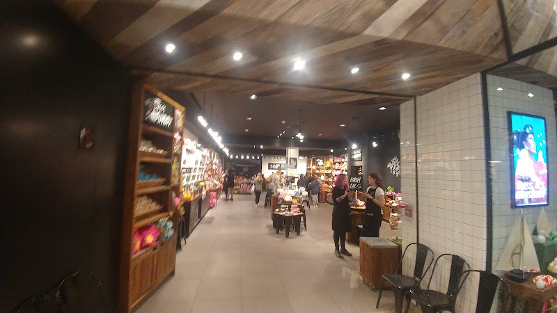Lush Cosmetics Smith Haven Mall