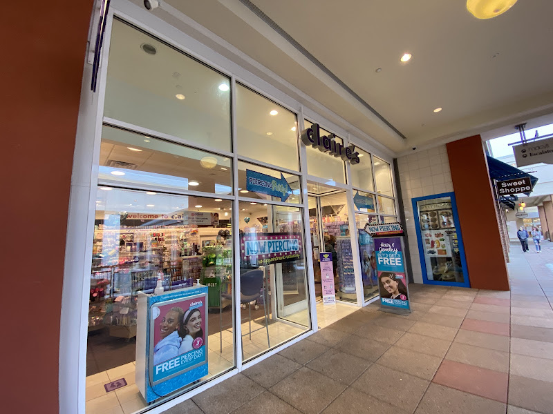 claire's