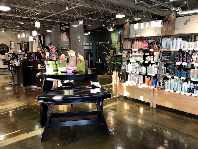 Salon Azure & Spa
