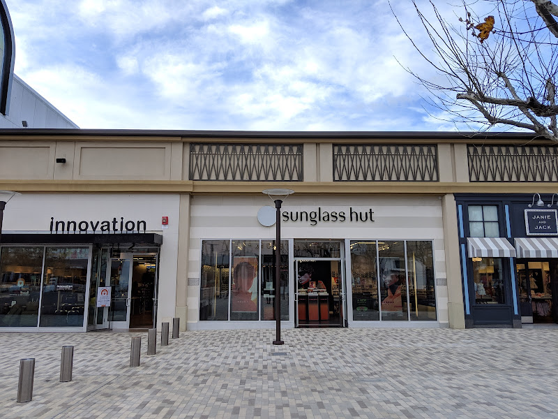 Sunglass Hut