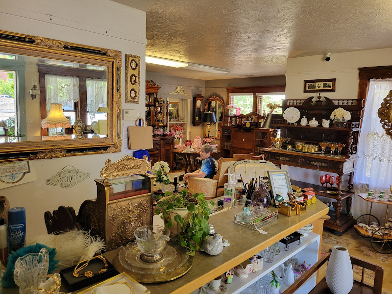 Carmell's Cottage Antiques in St. George, Utah