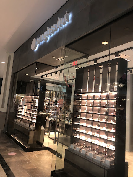 Sunglass Hut