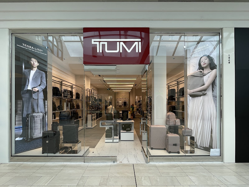 TUMI Store - Richmond Centre