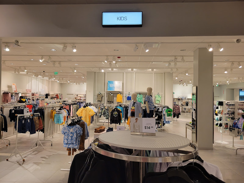 H&M