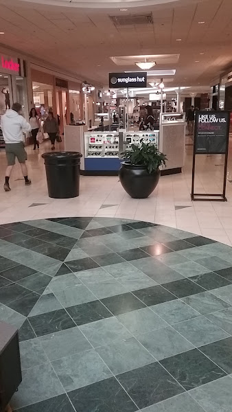 Sunglass Hut