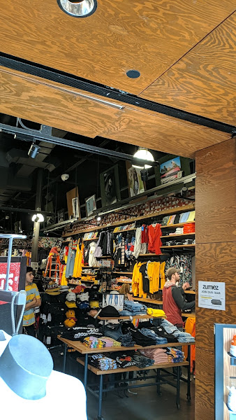 Zumiez
