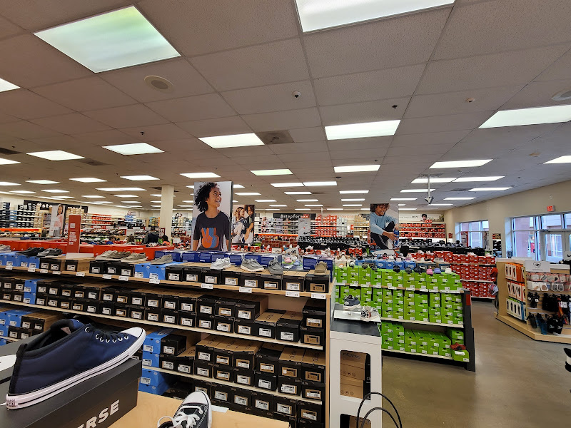 Famous Footwear Outlet