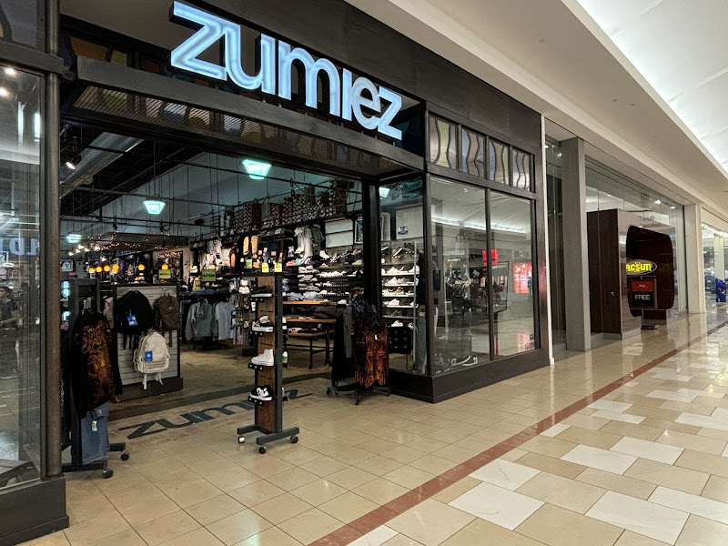 Zumiez