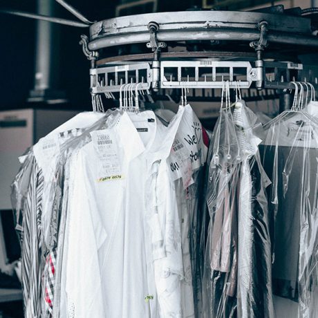 Expert Dry Cleaners logo