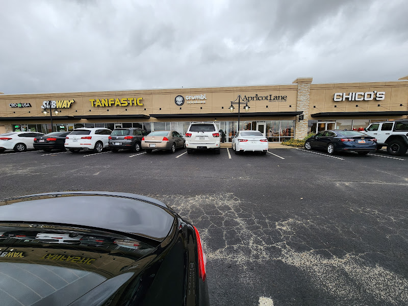 Crumbl – Cookies & Desserts